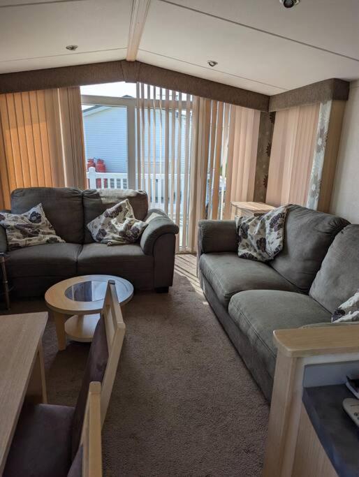 6 Berth Holiday Home On Ocean Edge Near Morecambe Хейшъм Екстериор снимка