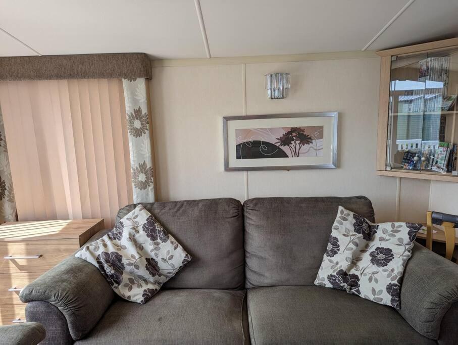 6 Berth Holiday Home On Ocean Edge Near Morecambe Хейшъм Екстериор снимка