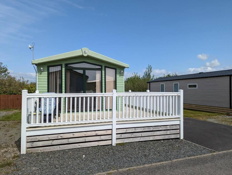 6 Berth Holiday Home On Ocean Edge Near Morecambe Хейшъм Екстериор снимка
