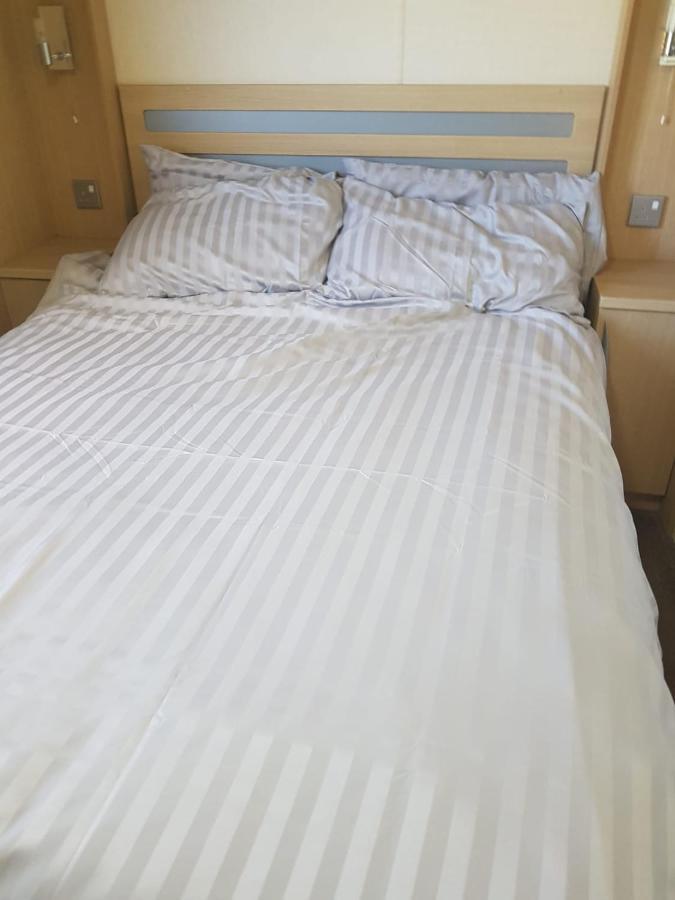 6 Berth Holiday Home On Ocean Edge Near Morecambe Хейшъм Екстериор снимка
